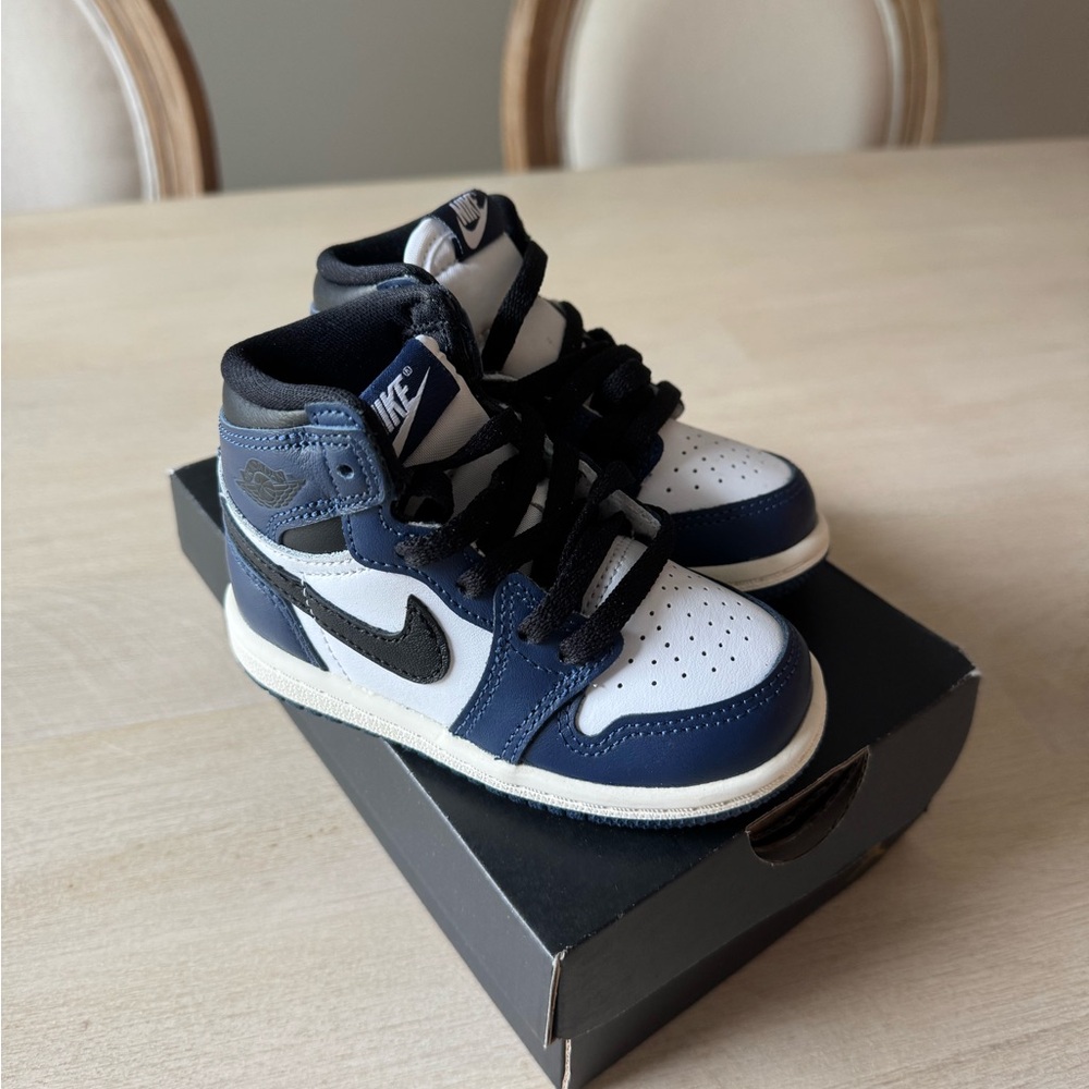 Nike Kids Navy, White and Black High-Top Sneakers